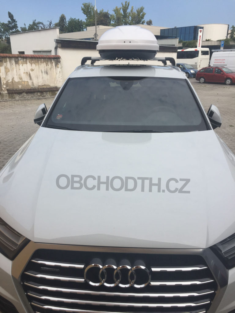 Audi Q7 Thule Edge + Motion 800 White